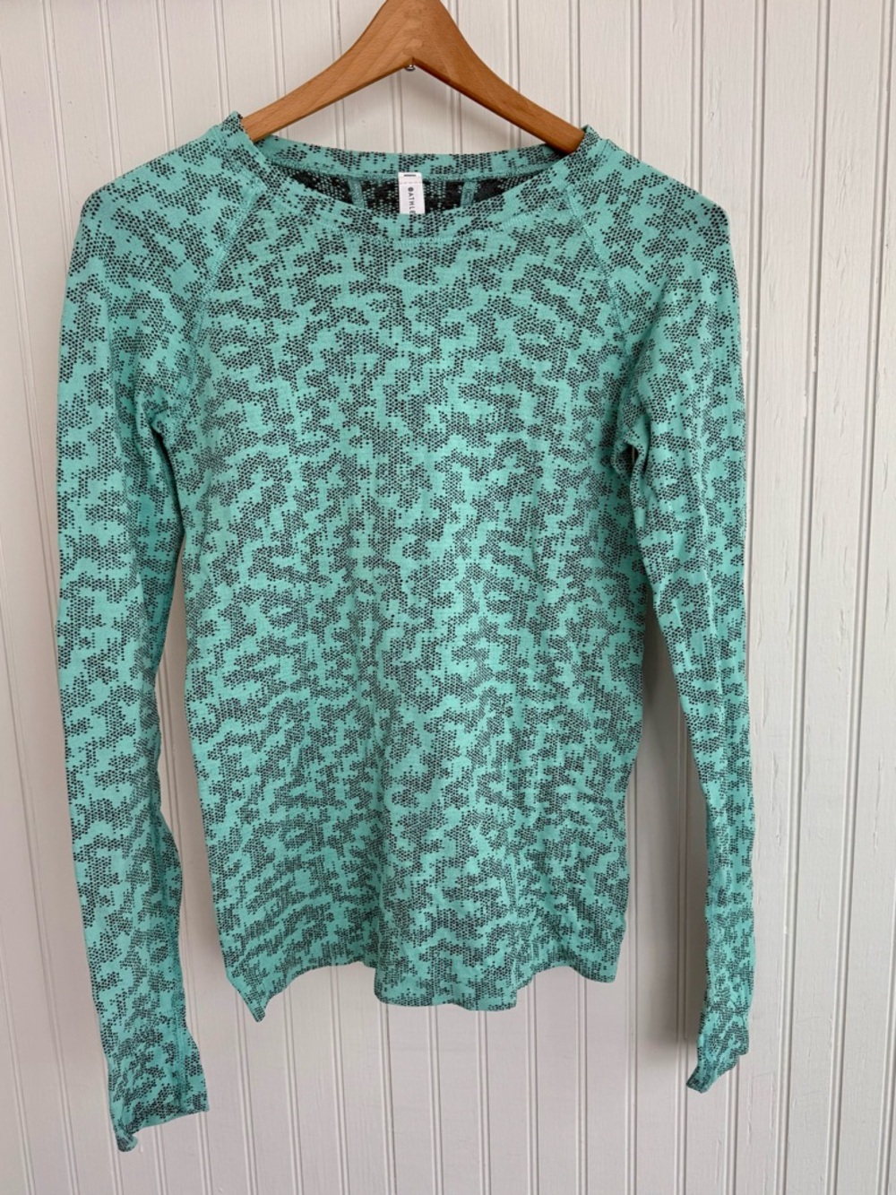 Athleta Long Sleeve Top Size Small Teal Athletic Top